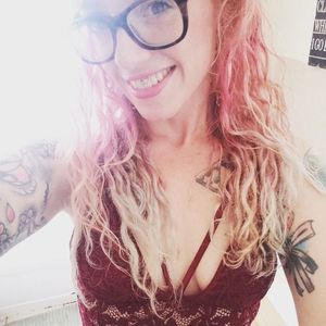 Meet your Posher, Em